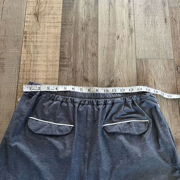 Lululemon City Skort Gray Zip
Pockets Pleated Shorts Women's
Size 10 - Picture 3 of 10
